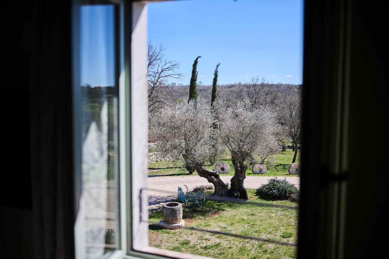 Winery Cuj Bed & Breakfast Vilanija ภายนอก รูปภาพ